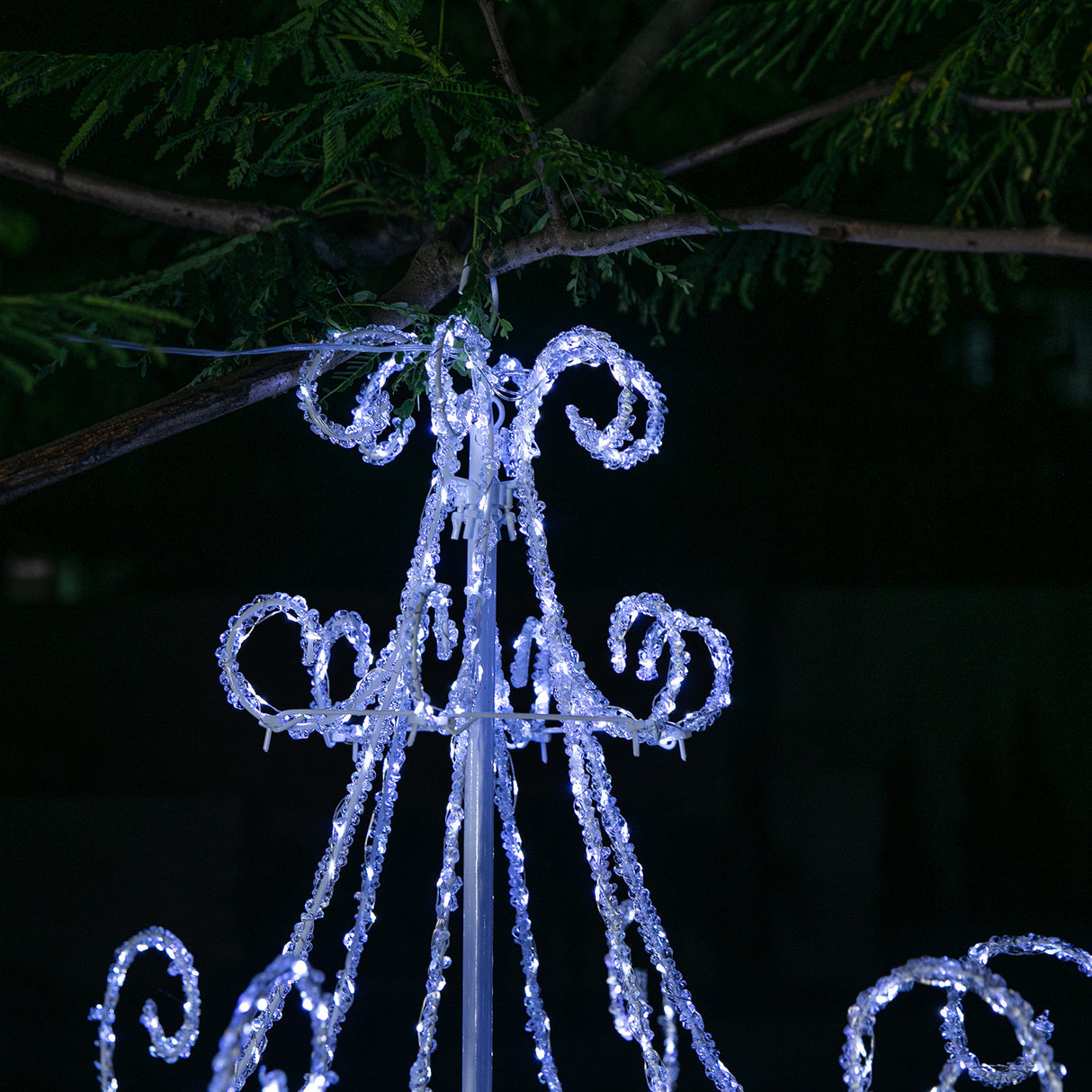 Stockholm Christmas Lights Motif 540 LED Acrylic Chandelier Cool White