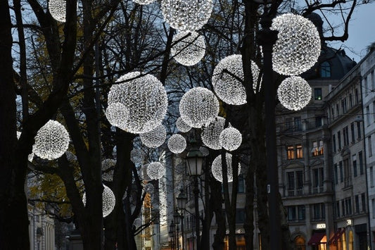 13 Amazing Ways to Use Solar Christmas Lights All Year Round