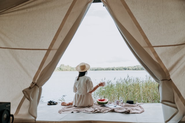 Camping vs. Glamping: What's The Difference? Outbax