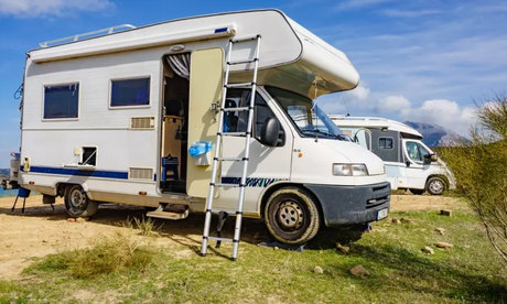 The essential guide: How to charge lithium leisure batteries in caravan setups